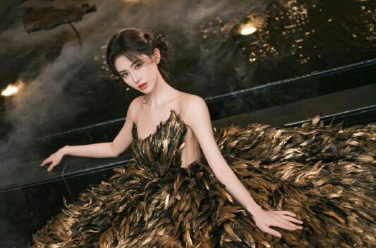 鞠婧祎金羽妝教程，南寧化妝仿妝培訓(xùn)