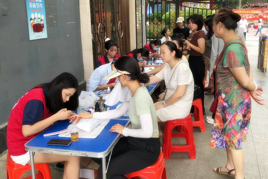 南寧美甲培訓(xùn)社會(huì)報(bào)告，告訴你南寧學(xué)美甲哪里有實(shí)力？