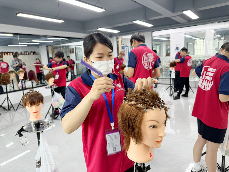 什么叫鋼夾燙？南寧學(xué)燙發(fā)哪家比較好？
