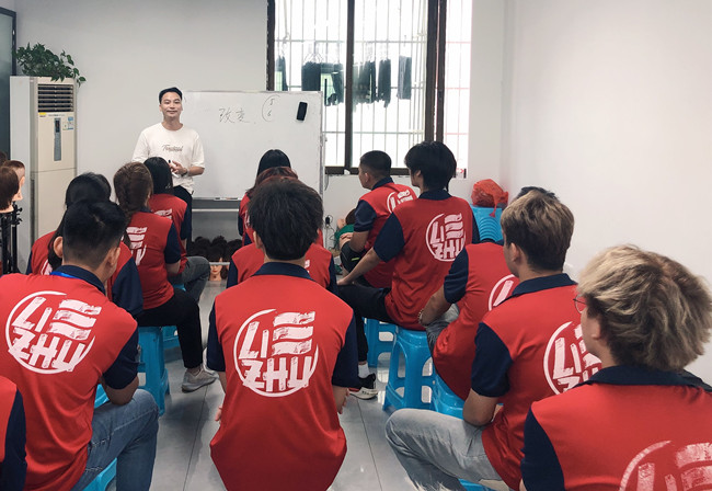 廣西美發(fā)職業(yè)學(xué)校為畢業(yè)班舉行美發(fā)就業(yè)宣講會(huì)