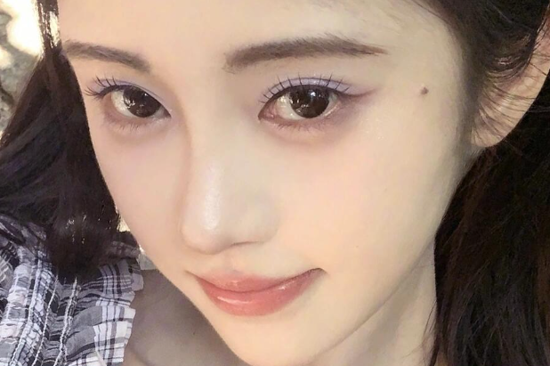 溫柔香芋紫眼妝，學(xué)女明星同款?yuàn)y容