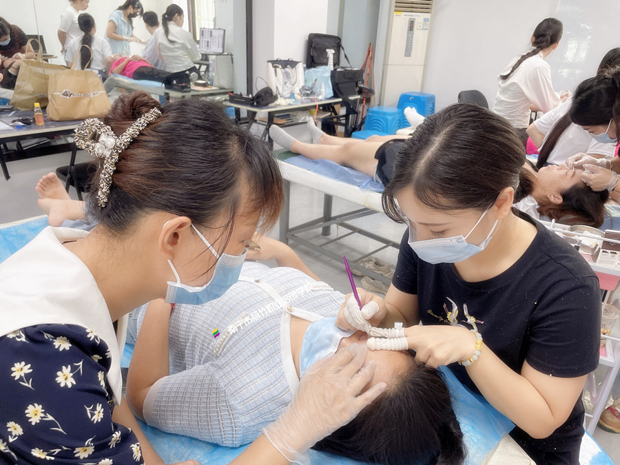 紋繡零基礎(chǔ)：紋眉的用色要求