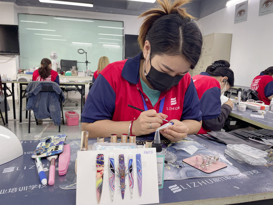 飾品彩繪美甲，南寧美甲進(jìn)修提升作品