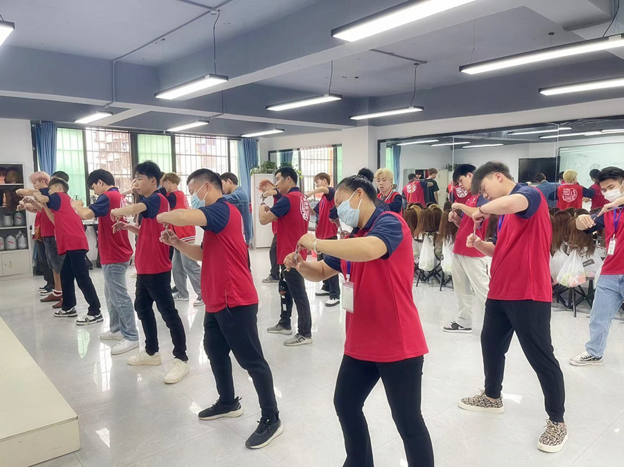 揭秘！南寧美發(fā)造型培訓(xùn)學(xué)校上課流程