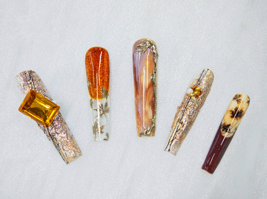 廣西美甲訓(xùn)練：秋冬沙礫暈染美甲