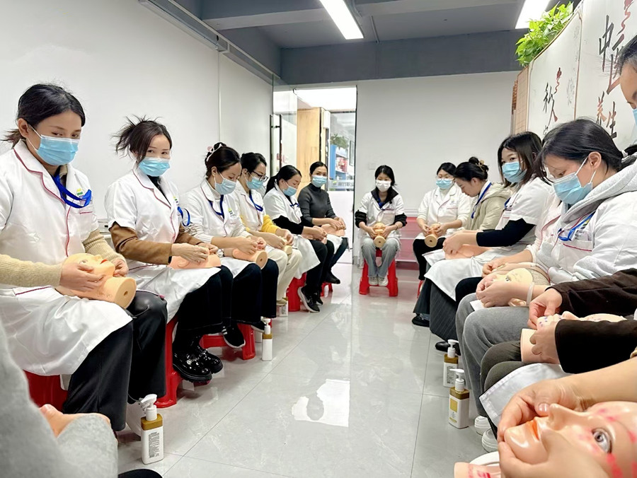 學(xué)美容不能心存僥幸，南寧美容校園生活實(shí)況