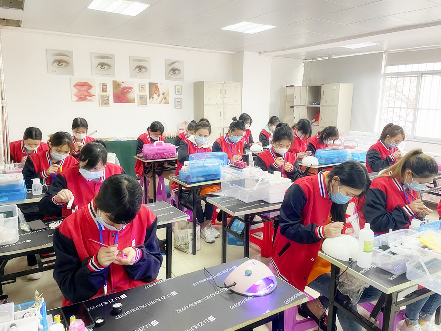 2025女生學(xué)什么專業(yè)就業(yè)前景好蕞容易就業(yè)？