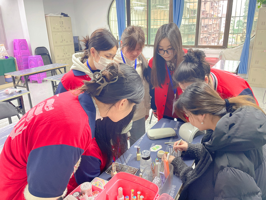 春日清新美甲，廣西美甲進(jìn)修提升作品解析