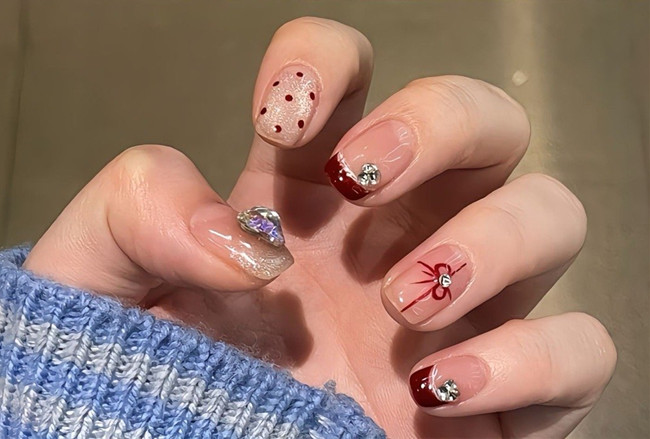 春日溫柔小短甲款式，南寧美甲行業(yè)推薦