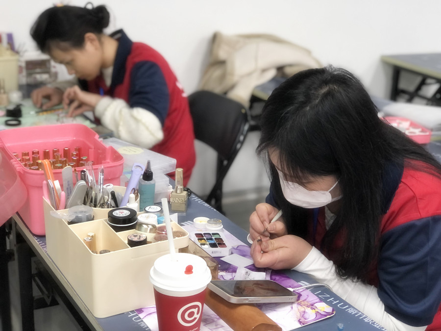 復(fù)古甜酷風(fēng)美甲，南寧美甲進(jìn)修提升培訓(xùn)作品