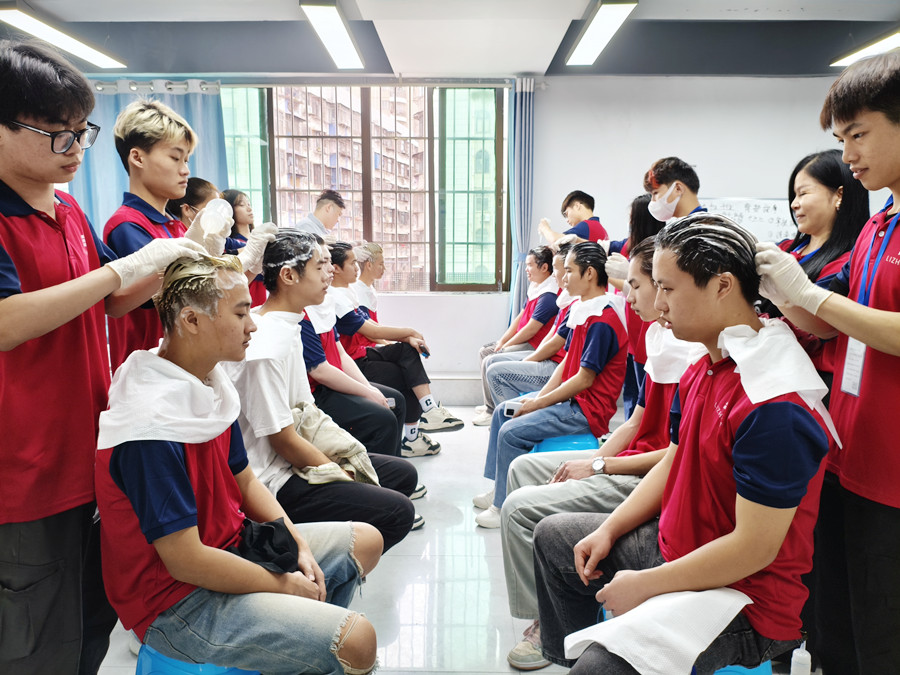 南寧美發(fā)洗護培訓(xùn)：如何快速坐著洗頭？