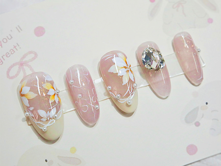 法式花卉美甲解析 | 南寧美甲學(xué)校哪些正規(guī)？