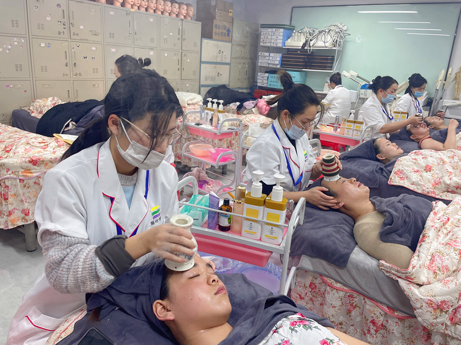 艾灸額頭的操作方法，從零基礎(chǔ)學(xué)艾灸