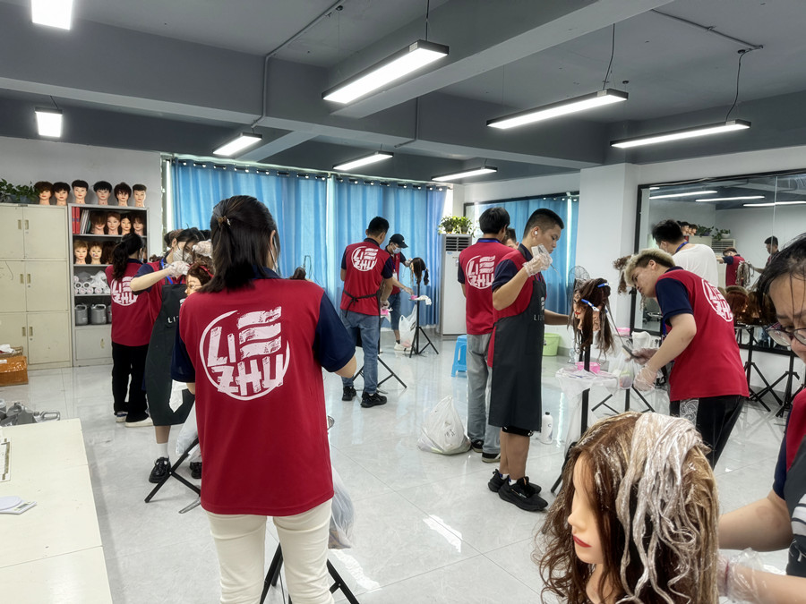 留幾手染發(fā)技術(shù)，廣西燙染訓(xùn)練