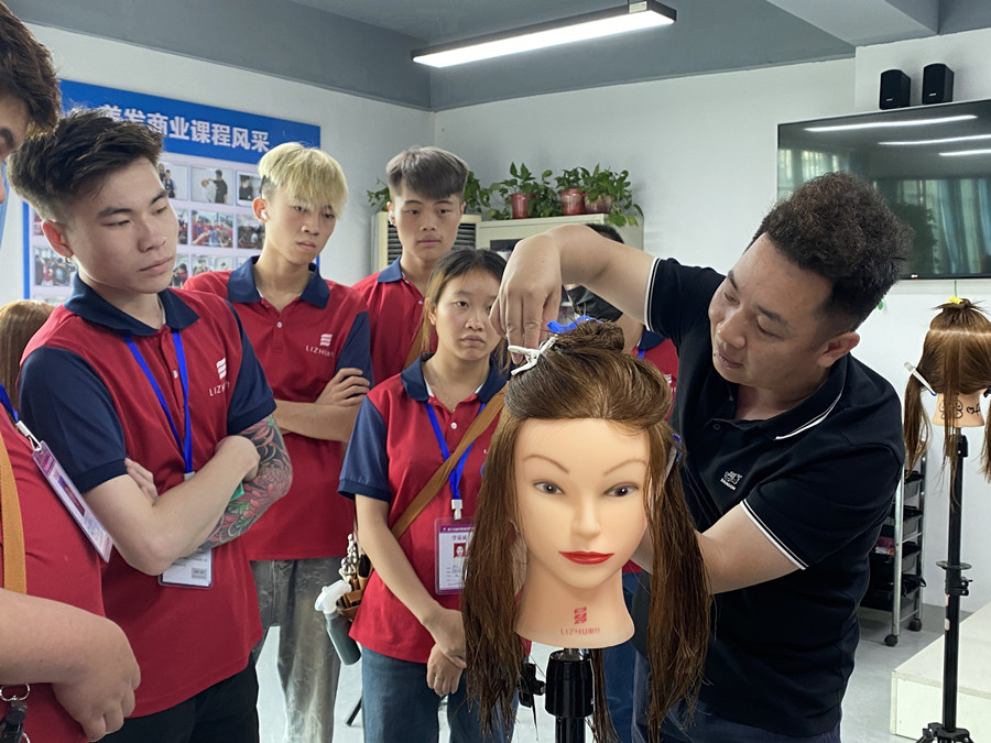 廣西剪發(fā)女士：常見(jiàn)的女士發(fā)尾類型