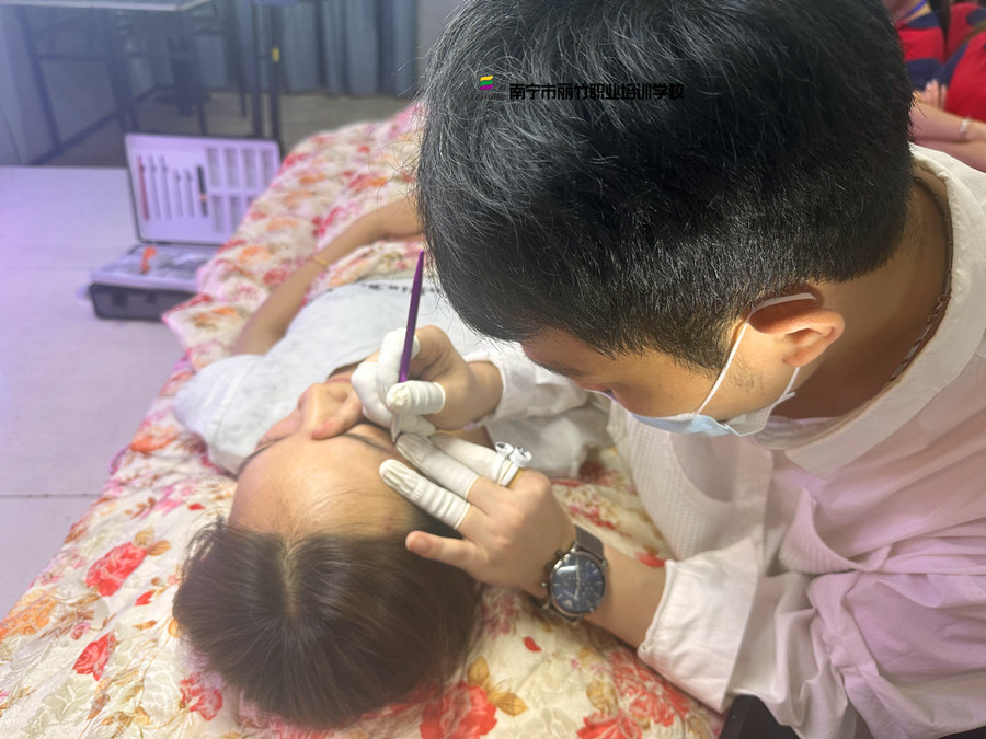 紋繡術(shù)后禁忌要點，廣西眉眼唇紋繡學(xué)校分享