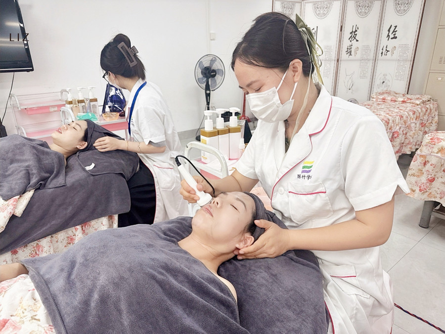 為什么要學(xué)會(huì)使用美容儀？廣西皮膚管理教學(xué)