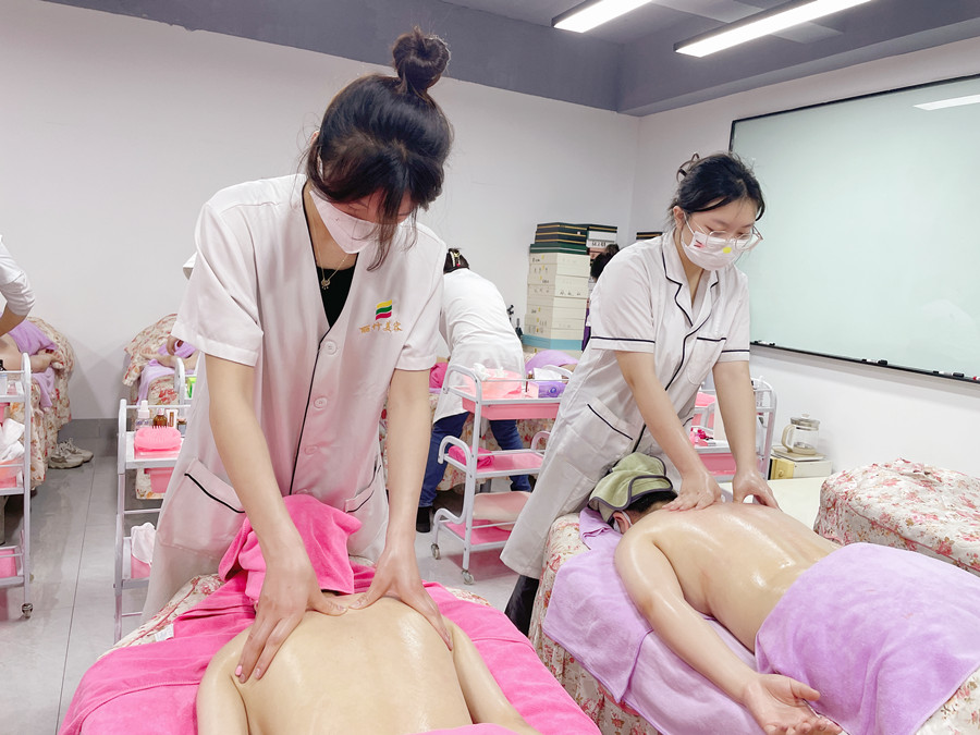 推背時(shí)如何發(fā)力？南寧美容美體教程