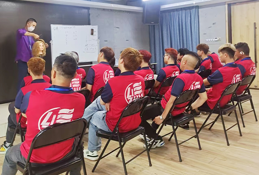 廣西學(xué)美發(fā)，廣西美業(yè)培訓(xùn)學(xué)校推薦麗竹學(xué)校