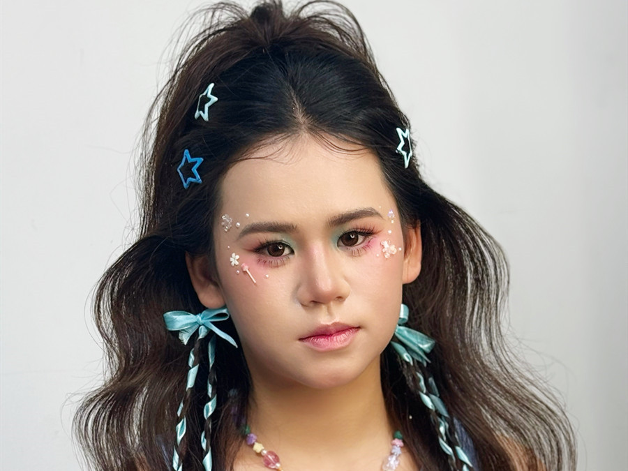 多巴胺應(yīng)援妝，廣西彩妝藝術(shù)造型學(xué)校講解