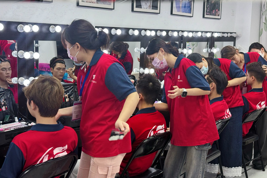 廣西彩妝形象：男士化妝的技巧