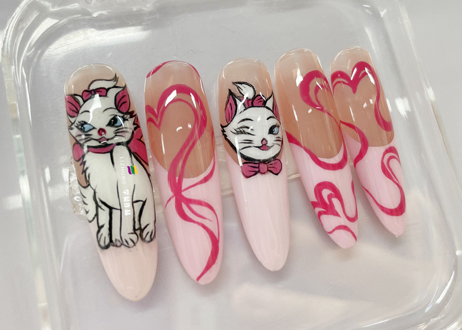 手繪瑪麗貓美甲，廣西美甲實(shí)操作品
