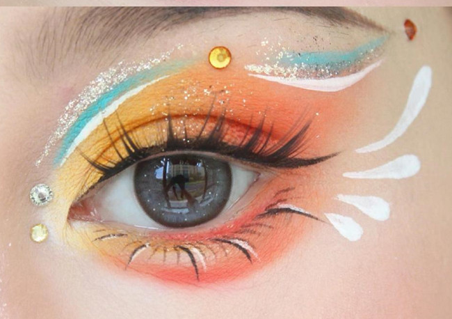 0基礎學美妝：彩色眼影怎么畫？