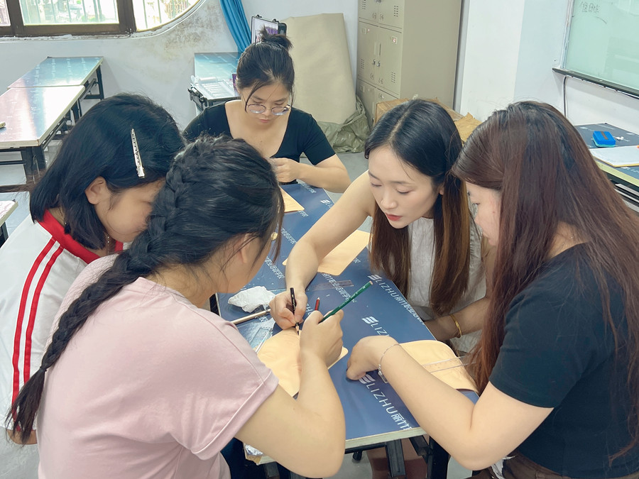 仿皮紋眉設(shè)計(jì)練習(xí) ，告訴你廣西紋繡學(xué)習(xí)哪里專業(yè)