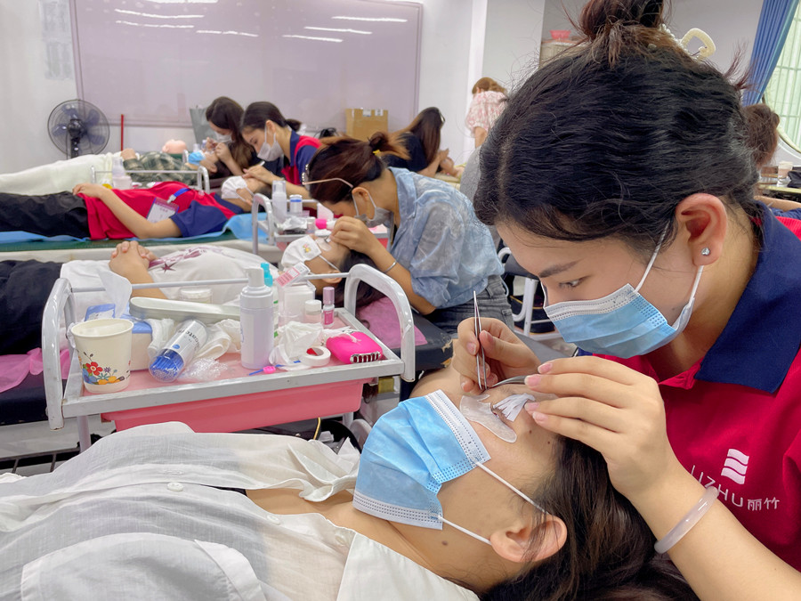 美睫師必需具備的基本功，學(xué)美睫0基礎(chǔ)