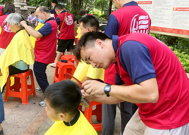 廣西美發(fā)實(shí)踐外出：義剪活動收獲居民好評