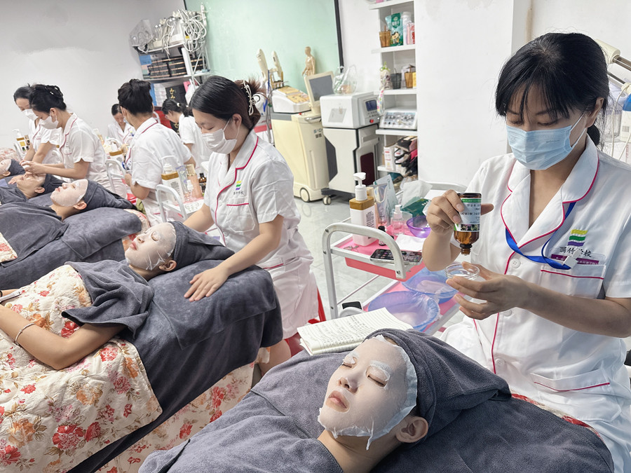 初秋面部補水護理，廣西皮膚管理操作講解